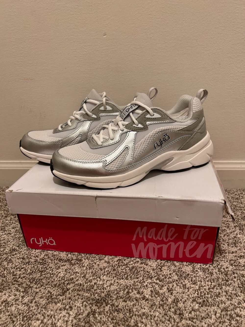 NWT!  Women’s RYKA shoes